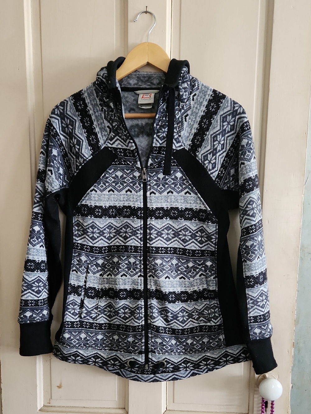 Avalanche Black & Gray Patterned Zip Hoodie